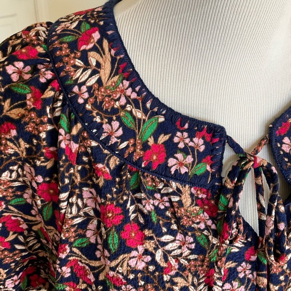 Draper James Navy Floral Tie-Neck Short Sleeve Blouse Size S - Picture 5 of 12